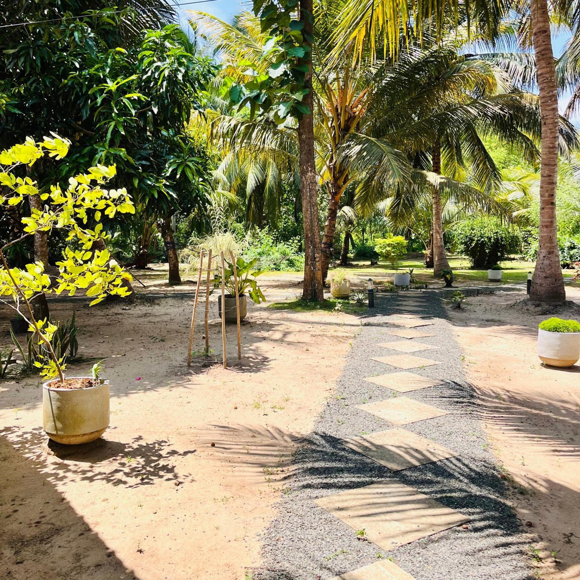 Hanguk Lanka Lagoon Villa タンガラ エクステリア 写真
