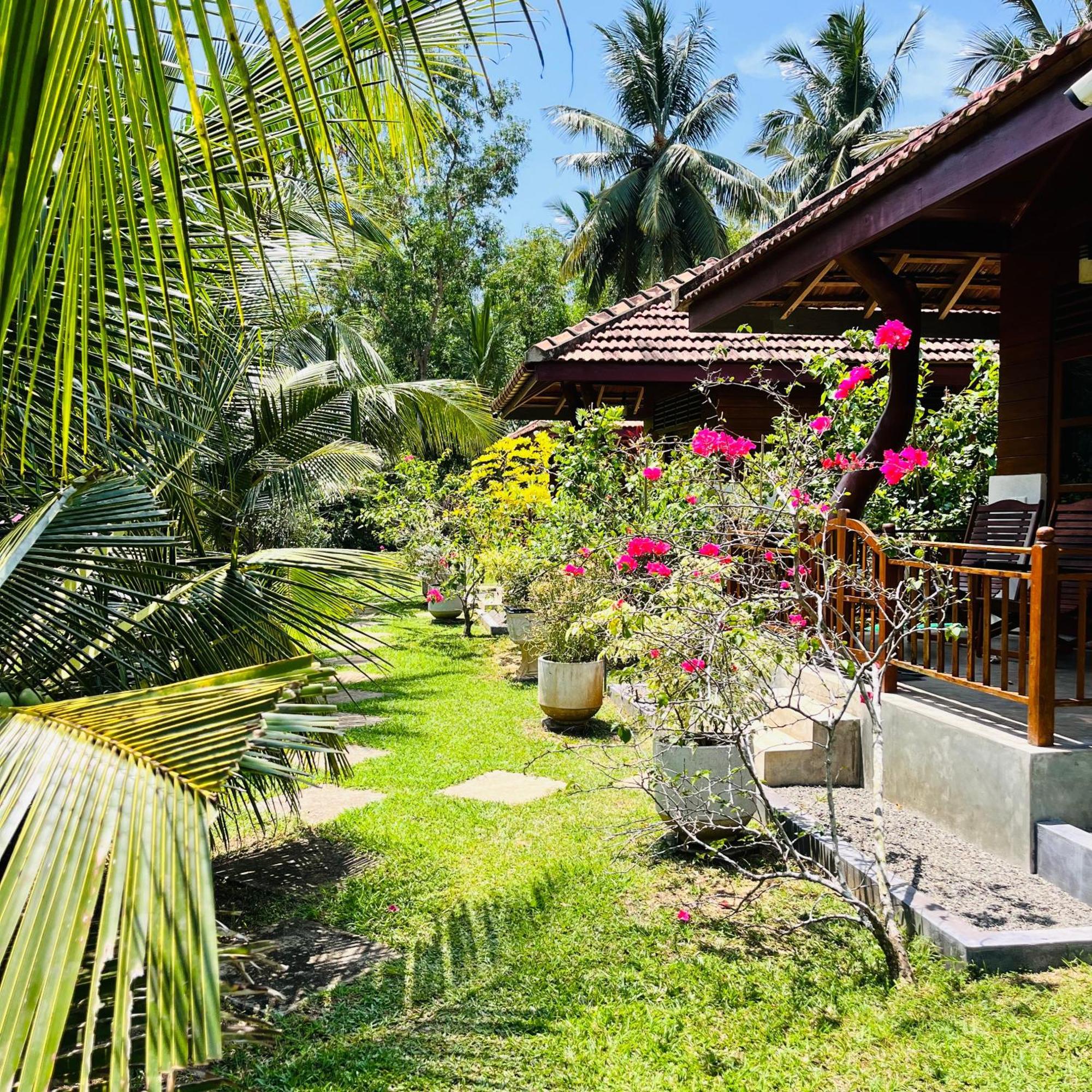 Hanguk Lanka Lagoon Villa タンガラ エクステリア 写真